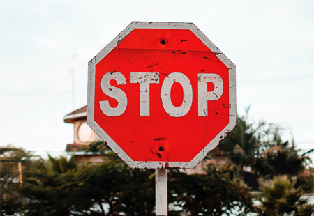 Bild: Stop-Schild | Mwabonje, pexels.com